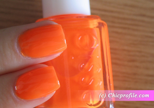 Essie-Bright-Tights-top-coat Essie Bright Tights top coat Review: Essie Bright Tights Photos + Swatches