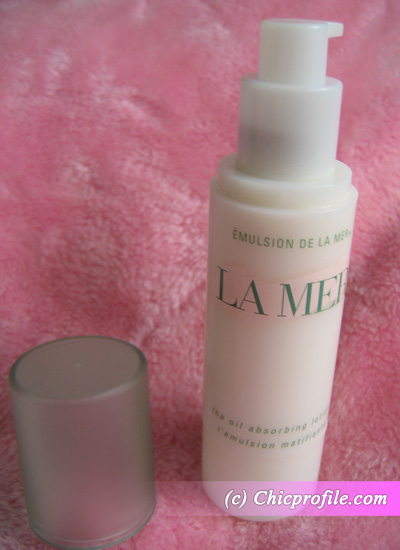 La Mer Oil Absorbing Lotion with pump La Mer The Oil Absorbing Lotion   Review + Photos