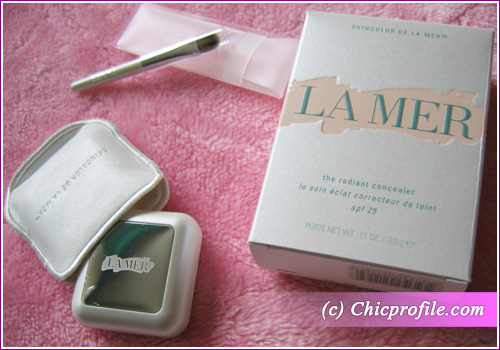 La Mer Radiant Concealer SPF25 package1 La Mer Radiant Concealer SPF 25   Review + Photos