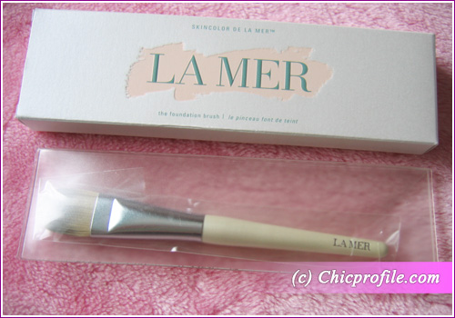 La Mer Skincolor Foundation Brush packaging Preview: La Mer Foundation Brush + Photos