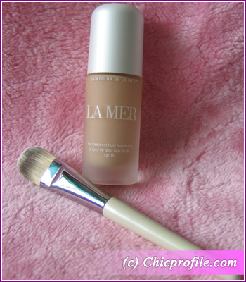 La Mer Treatment Fluid Foundation and brush1 Review: La Mer Treatment Fluid Foundation SPF 15 and Foundation Brush   New photos