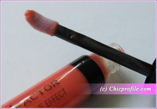 Vibrant-Curve-Effect-Lip-Gloss-Vibrant-06-brush Vibrant Curve Effect Lip Gloss Vibrant 06 brush Max Factor Vibrant Curve Effect Lip Gloss in Vibrant Review + Lip Swatches