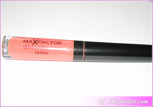 Vibrant-Curve-Effect-Lip-Gloss-Vibrant Vibrant Curve Effect Lip Gloss Vibrant Max Factor Vibrant Curve Effect Lip Gloss in Vibrant Review + Lip Swatches