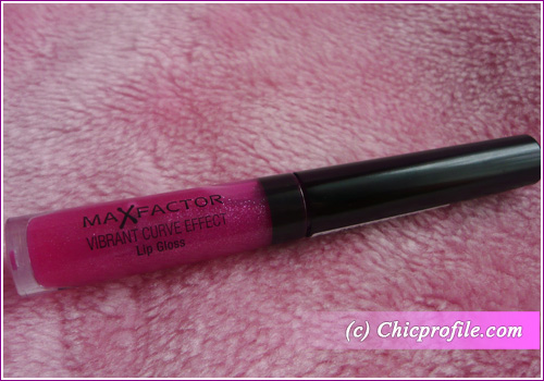 Max Factor Vibrant Curve Effect lip gloss Me Me Me Max Factor Vibrant Curve Effect Lip Gloss in Me Me Me   Review, Photos, Swatches, Lip Swatches