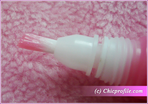 Technic Fruity Lip Gloss applicator brush Technic Fruity Lip Gloss   Review, Photos, Swatches, Lip Swatches