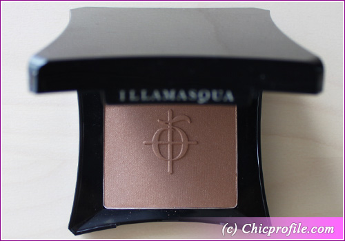 Illamasqua-summer-2010-Body-Electrics-bronzer-inside Illamasqua summer 2010 Body Electrics bronzer inside Illamasqua Glam Cream and Individual Bronzer from Body Electrics Summer 2010 Collection Preview + Photos