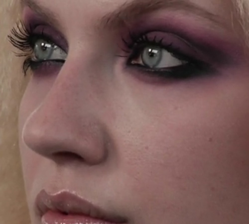 MAC-Haute-and-Naughty-lash-Fall-2010-dramtic-purple-makeup MAC Haute and Naughty lash Fall 2010 dramtic purple makeup MAC Haute and Naughty Lash Mascara for Fall 2010 New Photos + 2 Makeup Looks