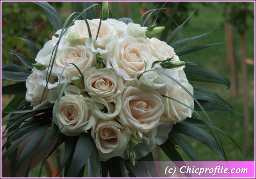 Bride-white-roses-wedding-bouquet Bride white roses wedding bouquet Chic Friendly Questions 12.09.2010