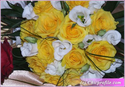 Bride-yellow-roses-wedding-bouquet Bride yellow roses wedding bouquet Chic Friendly Questions 12.09.2010