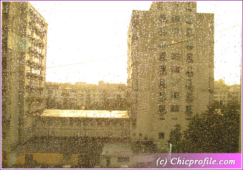 Pitesti rainy day fall 2010 Chic Friendly Questions   27.09.2010