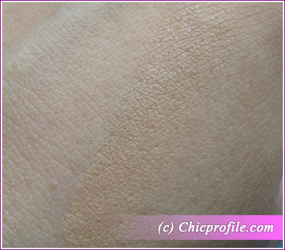 Rouge-Bunny-Rouge-2010-fine-spun-light-swatch Rouge Bunny Rouge 2010 fine spun light swatch Rouge Bunny Rouge Makeup Products for 2010 Preview, Photos, Swatches