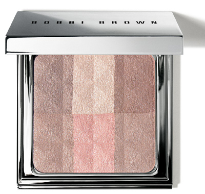 Bobbi-Brown-Brightening-Finishing-Powder-Spring-2012-close-up Bobbi Brown Brightening Finishing Powder Spring 2012 close up Bobbi Brown Brightening Nudes Collection for Spring 2012 Information, Photos & Prices