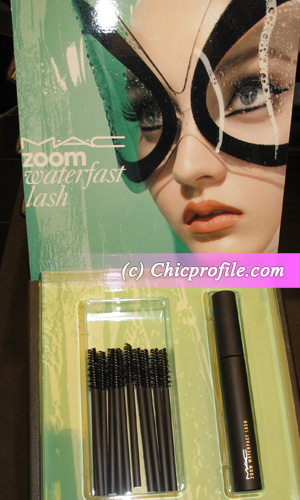 MAC-Zoom-Waterfast-Lash-Mascara-Romania-display MAC Zoom Waterfast Lash Mascara Romania display Now in Romania: MAC Zoom Waterfast Lash Mascara Info, Photos & Local Prices
