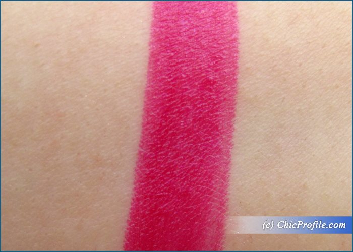 EsteeLauderPureColorFuchsiaFeverLipstickReview3 Beauty Trends