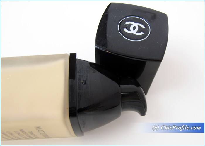 Chanel Mat Lumiere Long Lasting Luminous Matte Fluid Makeup SPF 15 Review,  Swatches, Photos - Beauty Trends and Latest Makeup Collections