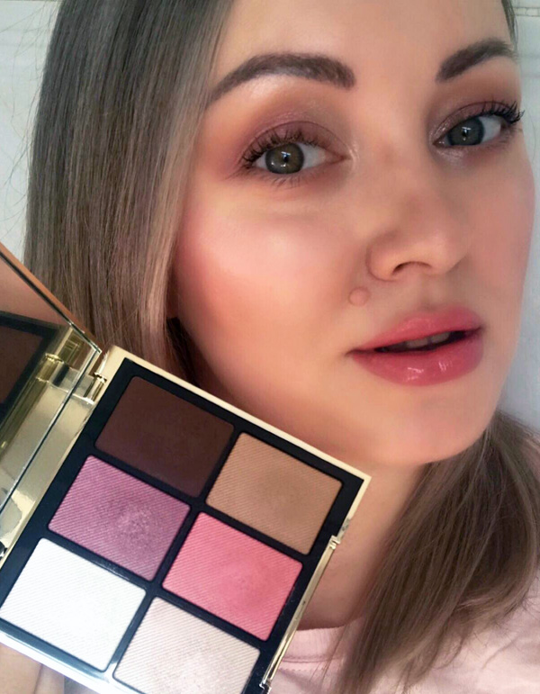 Burberry Essentials Glow Palette Harmony (01) Makeup Look