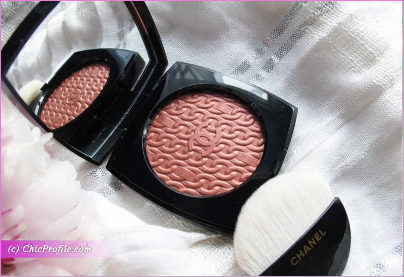 Chanel Holiday 2020 Illuminating Blush Powder