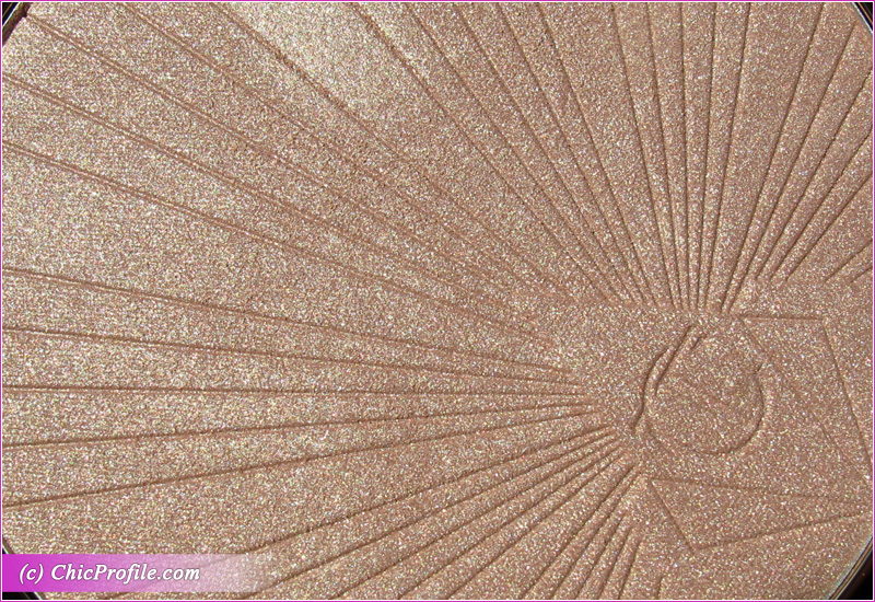 Charlotte Tilbury Superstar Glow Higlighter Close-Up