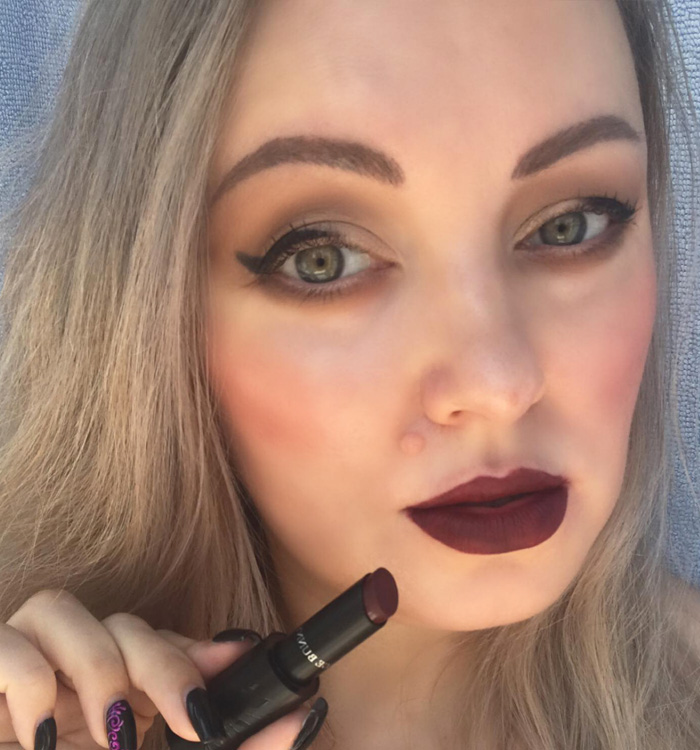 dark lips