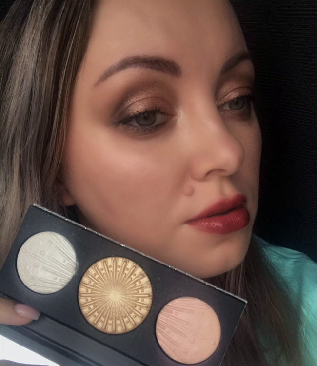 MAC Flashing Ice Extra Dimension Skinfinish Trio (Light) on the cheeks