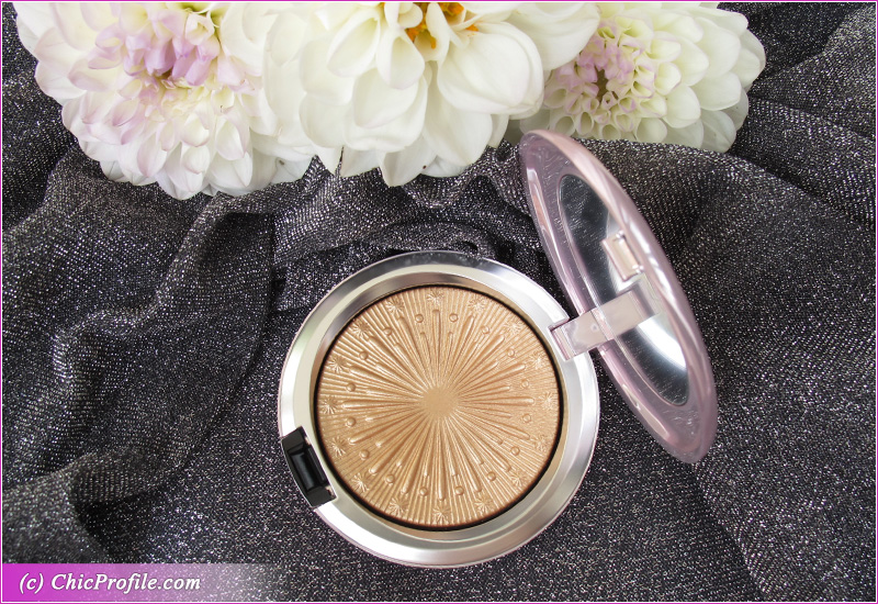MAC Flare for the Dramatic Extra Dimension Skinfinish