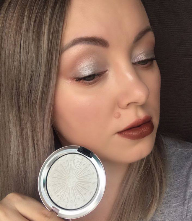 MAC Let It Glow Extra Dimension Skinfinish Makeup Look On the cheeks