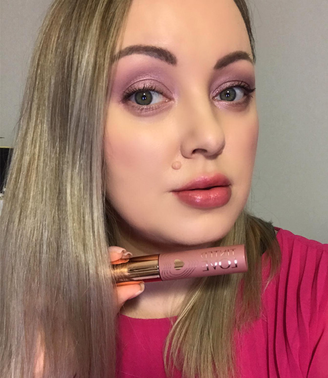 Charlotte Tilbury Tinted Love Santa Euphoria Lip & Cheek Tint Makeup Look