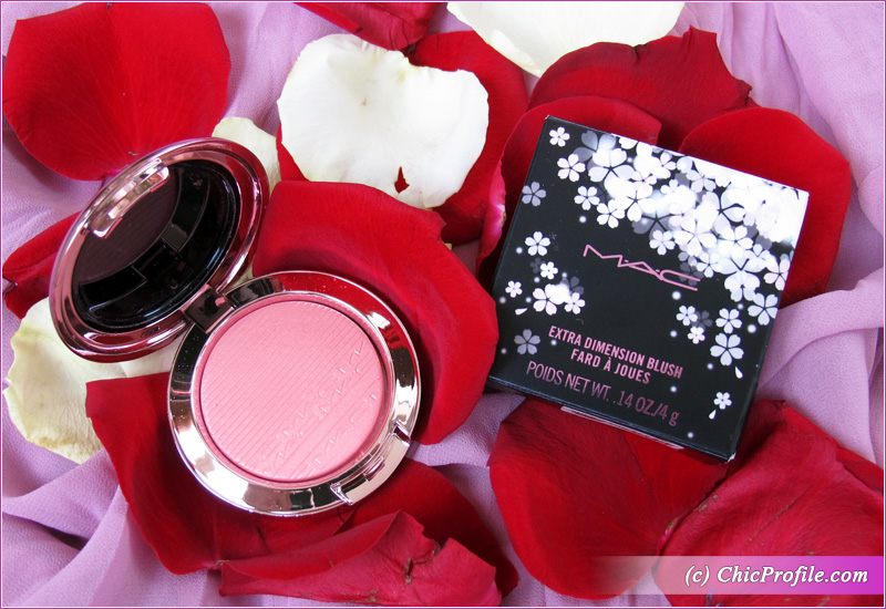 MAC Look, Don't Touch! Extra Dimension Blush